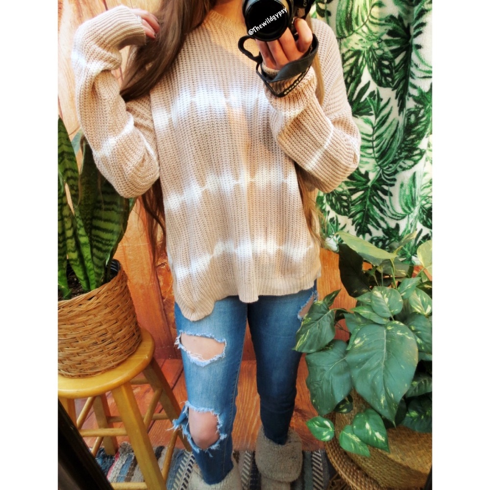 Pink lily neutral tie dye slouchy knit sweater ☕️ - Picture 3 of 7